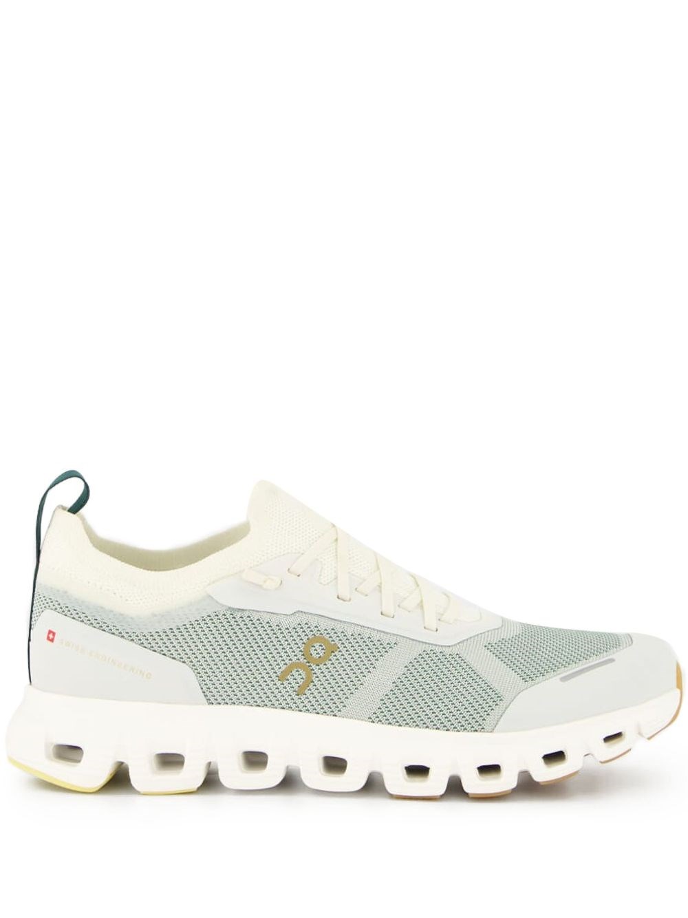 On Cloud 6 Versa Sneakers In White