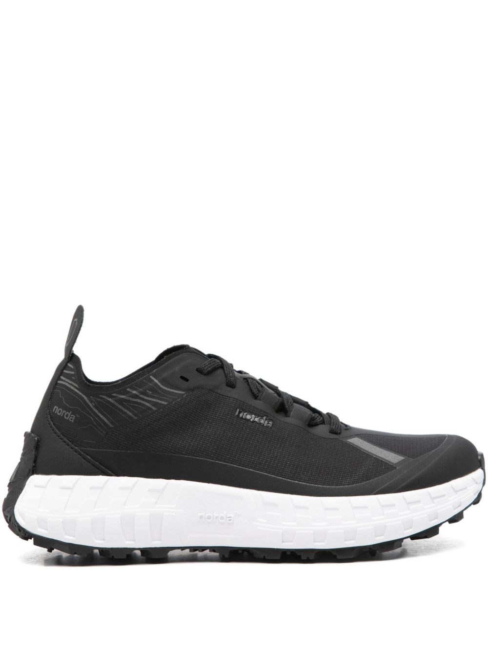 001 Sneakers