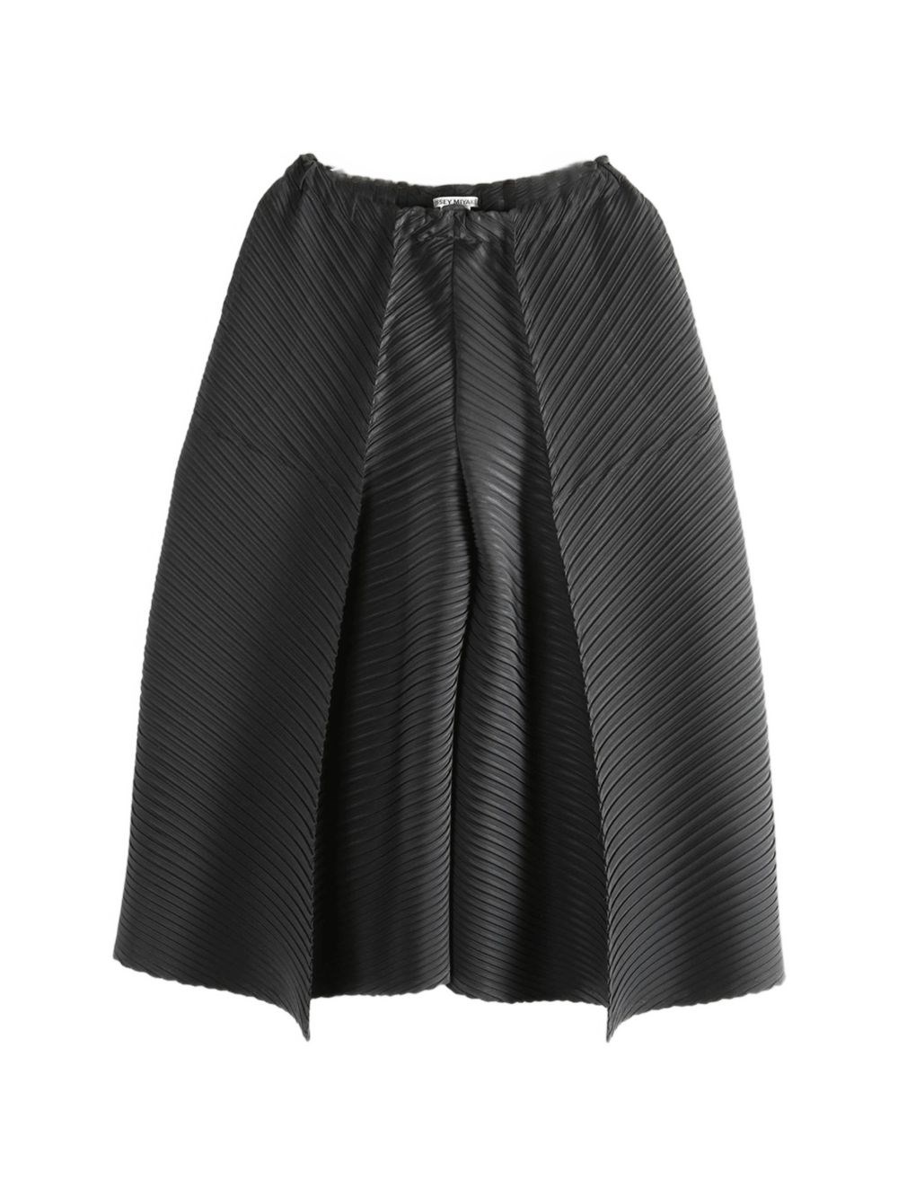 Issey Miyake Cropped Wide-leg Trousers In Black