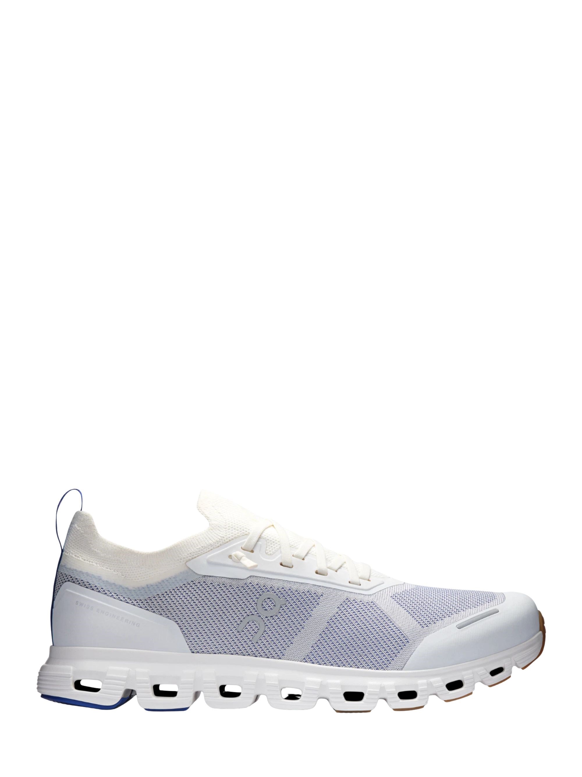 ON Cloud 6 Versa Sneaker