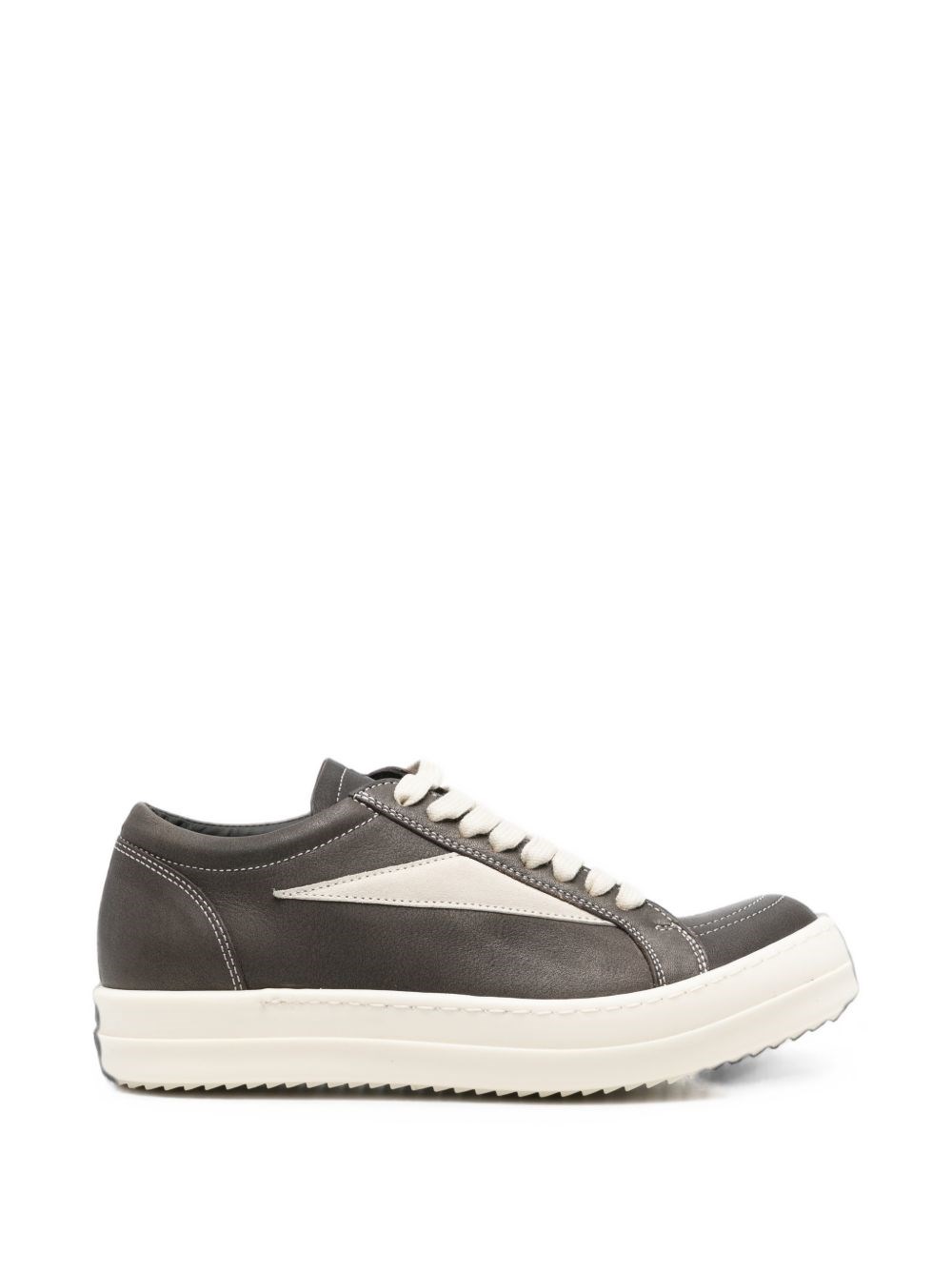 Vintage Sneaker in Washed Black