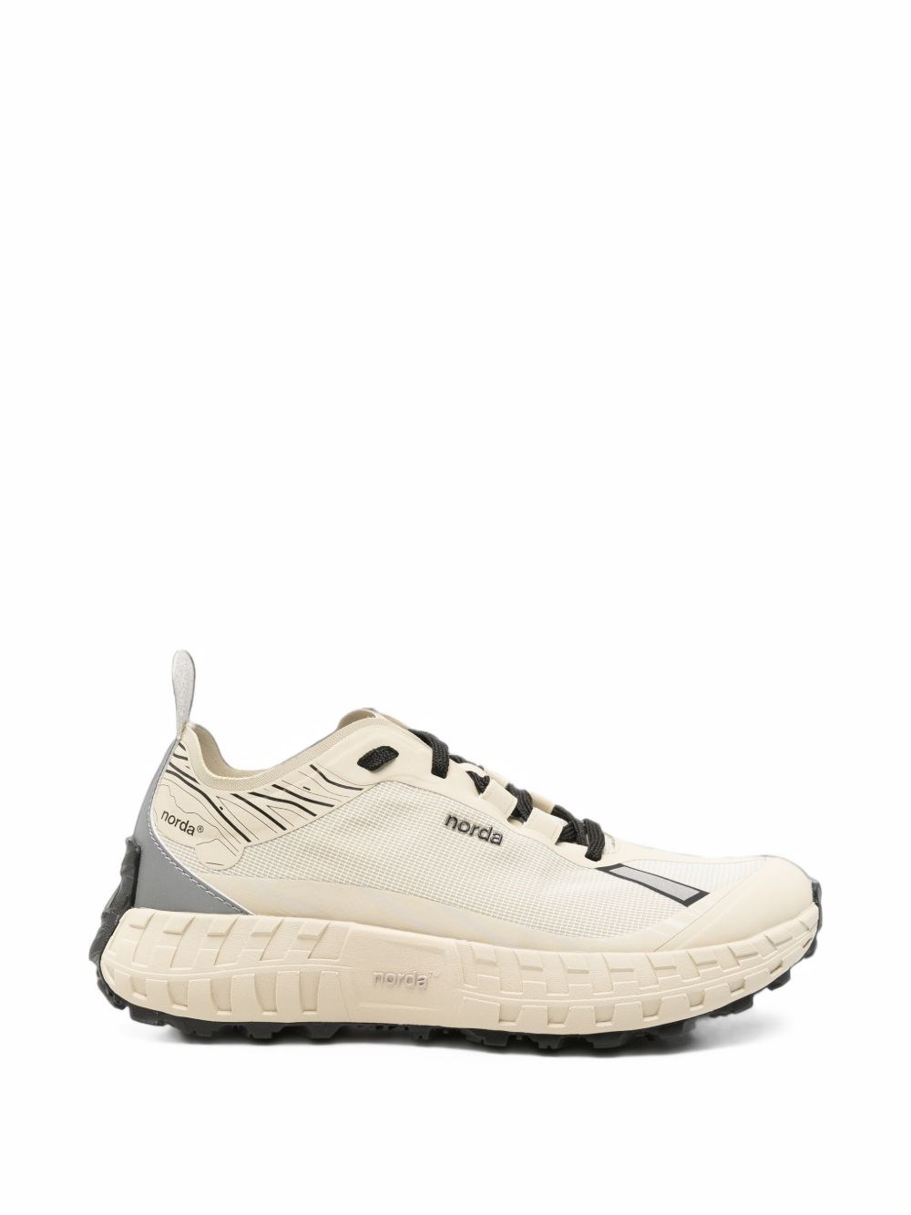 001 Sneakers